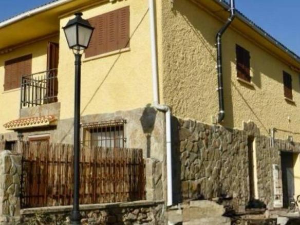 Townhouse for sale in Calle Llanos, Piñuécar-Gandullas