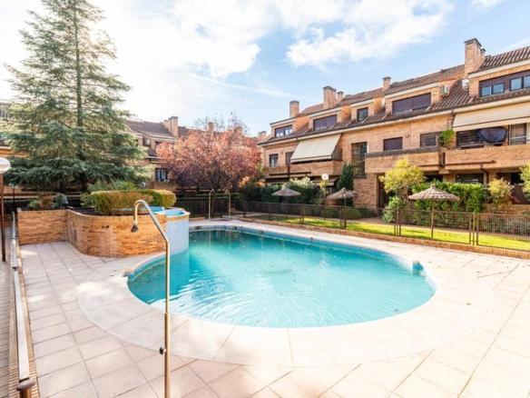 Apartment for sale on Calle Gorrión, Sevilla la Nueva