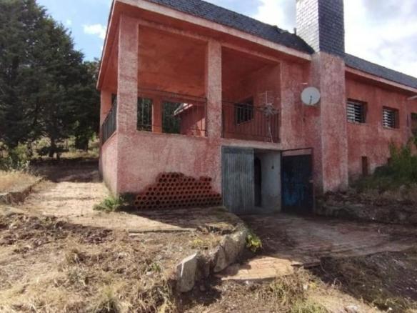 House or villa for sale in Pre. Los Enebros, Robledo de Chavela