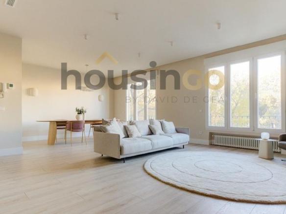 Apartment for sale in Doctor Gomez Ulla, Guindalera