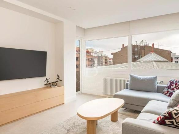 Apartment for sale in Guindalera