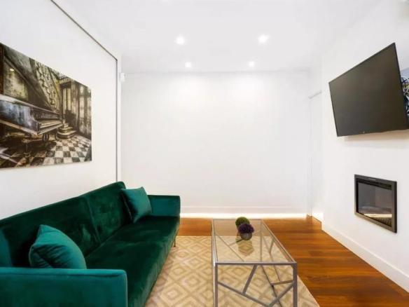 Apartment for sale in Guindalera