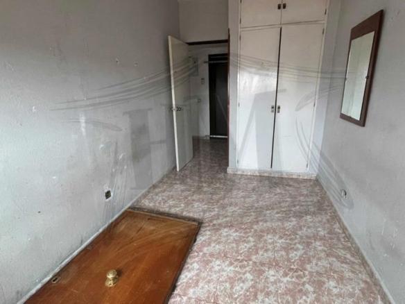 Apartment for sale on Campotéjar Street, Orcasur – October 12th