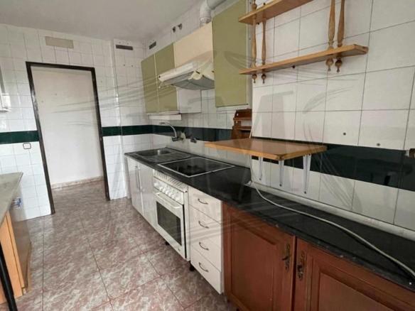 Apartment for sale on Campotéjar Street, Orcasur – October 12th