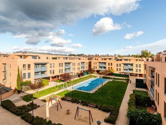 Apartment for sale in Elena Fortun. 8, 1, Montecillo