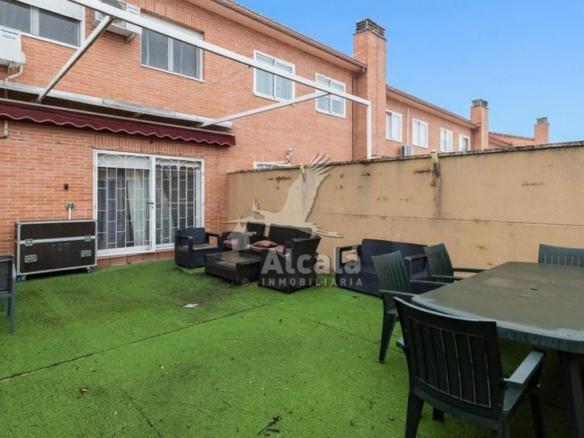Casa adosada en venta en Torrejón del Rey