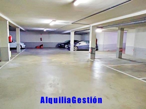 Garaje en venta en Carretera Alovera, Centro Bº Doscientas