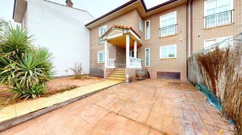 Casa adosada en venta en C. Emeterio Atienza, El Casar