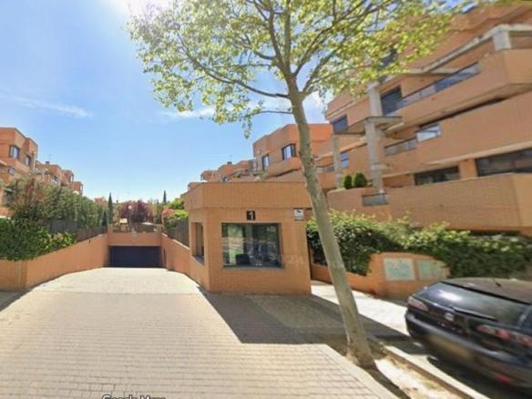 Garaje en venta en Hayedo, 1, Yebes – Valdeluz