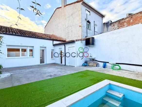 Casa adosada en venta en Rosal, Casco Histórico