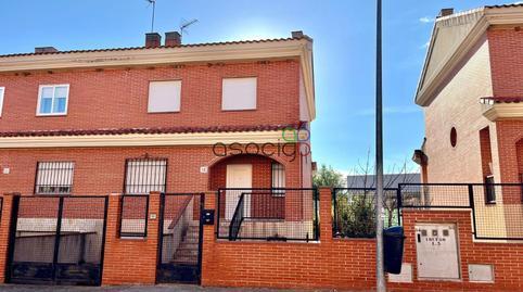 Casa adosada en venta en Escritor Javier Reverte, Torija