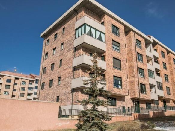 Apartment for sale on Calle Ciudad de Caceres, 4, Hervencias Altas – El Pinar