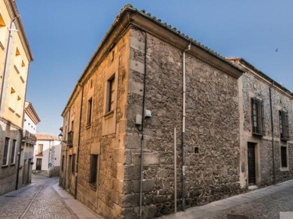 House or villa for sale on Calle Marques de Benavites, 6, Murallas