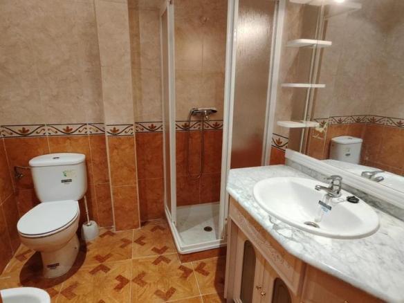 Townhouse for sale in Burgohondo