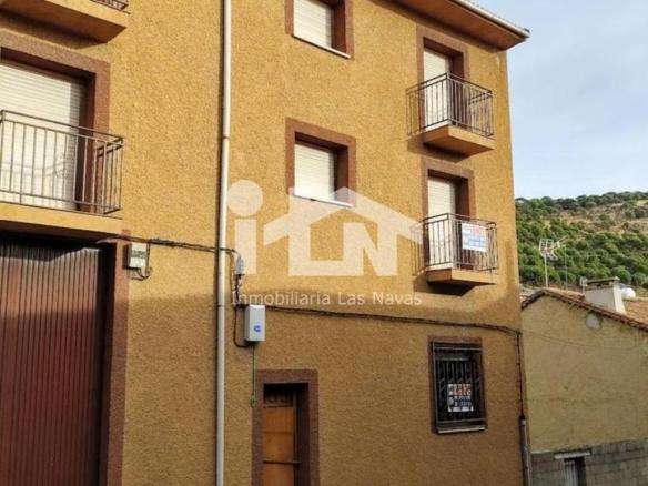 Apartment for sale on Calle Portugal, El Hoyo de Pinares