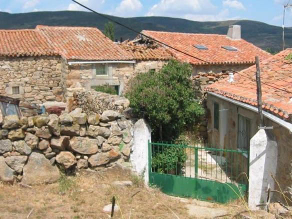 House or villa for sale on Calle Hortaleza, 13, San Martín de la Vega del Alberche