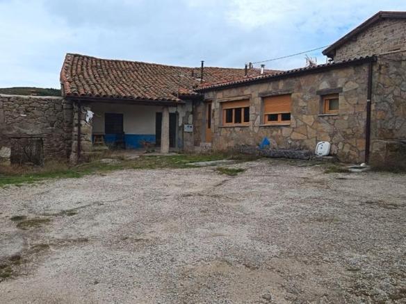 Rustic property for sale in Calle Peñas, 24, Hoyos del Espino