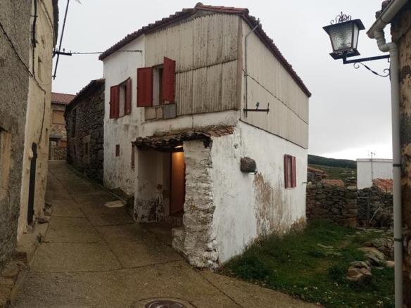 House or villa for sale on Calle Fragua, 76, Santiago del Tormes