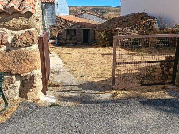 House or villa for sale on Calle Eras, 26, San Martín de la Vega del Alberche