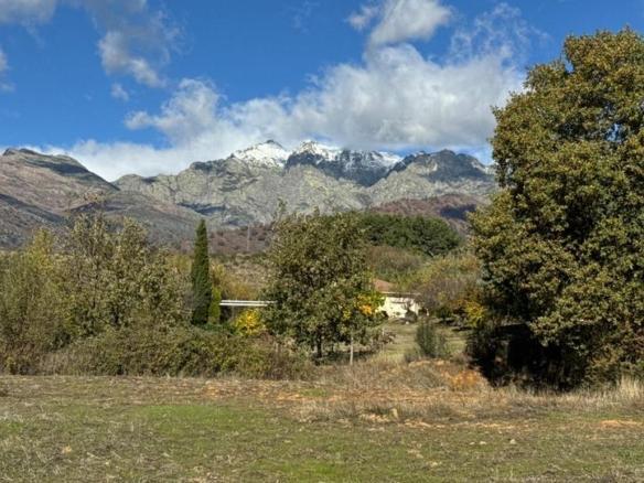 House or villa for sale in Candeleda