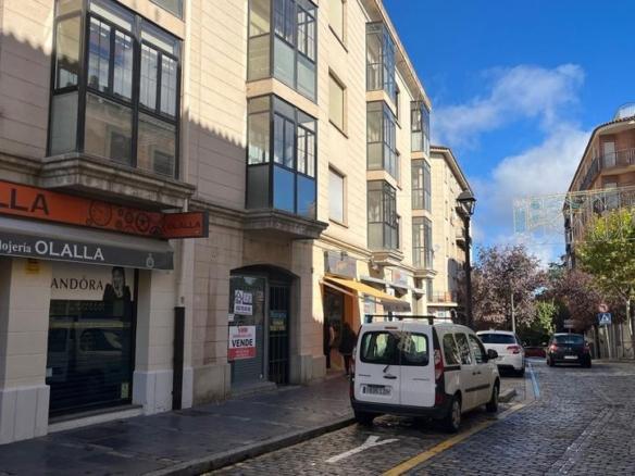 Commercial premises for sale at Duque de Alba, 13, Centro