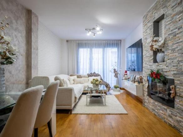 Apartment for sale in Gansino, University