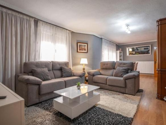 Apartment for sale in Virgen de la Vega, San Antonio