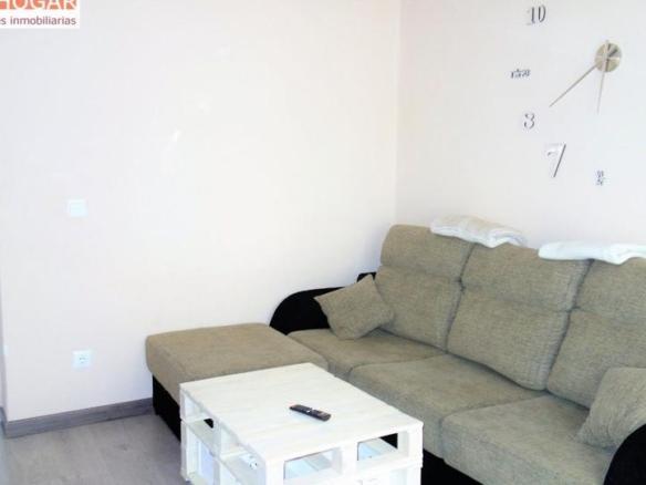 Apartment for sale on Calle Alfonso de Montalvo, Centro