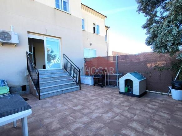 Townhouse for sale in Berrocalejo de Aragona
