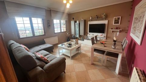 Townhouse for sale on Calle del Castañar, El Tiemblo