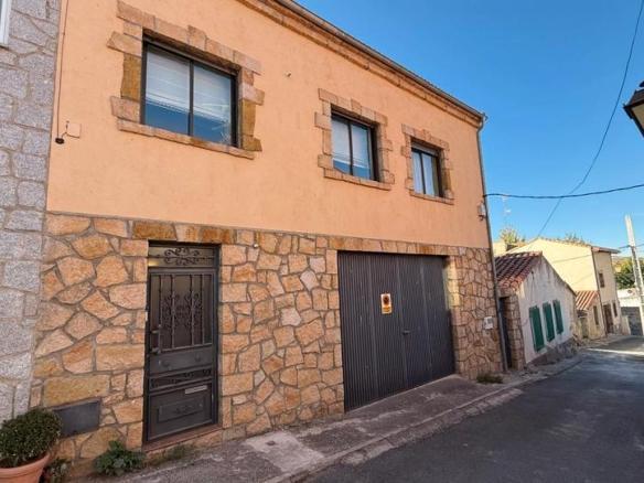 Townhouse for sale on Calle Oeste, Rural Area