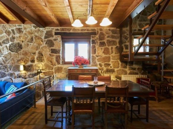 House or villa for sale on Calle Pico de la Peña Negra, 72, Peñalba de Ávila