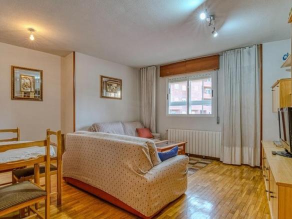 Ground floor apartment for sale on Avenida de Juan Pablo II, Sonsoles