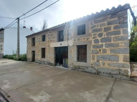 House or villa for sale in De la Juventud, Muñogalindo