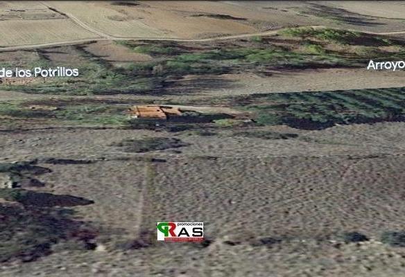 Residential property for sale on Calle Poligono 006, 5158, Solosancho