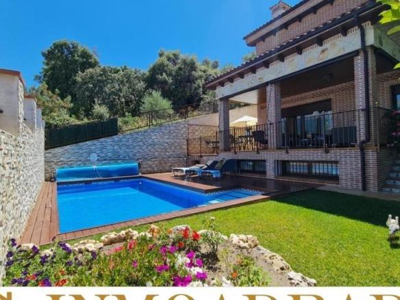 House or villa for sale in Urbanización el Castillo, La Adrada