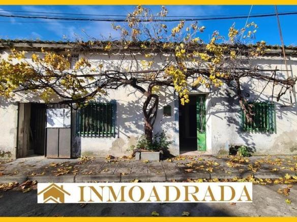 House or villa for sale in El Mirlo, La Adrada