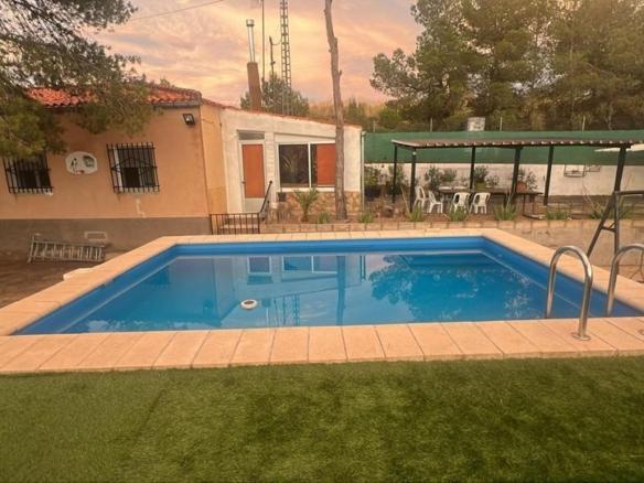 House or villa for sale at Entrada de Cuesta Castilla, 3, Almansa