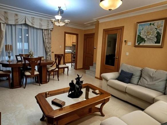 Townhouse for sale in La Roda