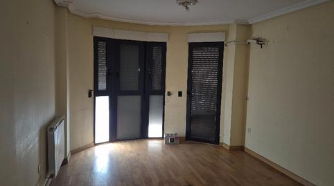 Apartment for sale on Calle Pérez Galdós, 54, Ensanche – Franciscanos