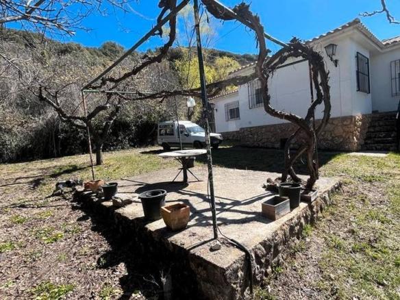 Rustic property for sale on Calle Extramuros Dise, Vianos