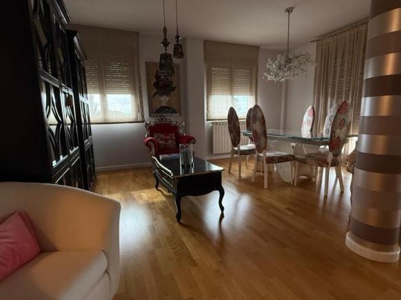 Duplex for sale on Avenida Olimpia, Universidad