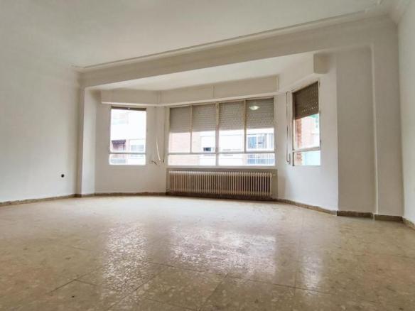 Apartment for sale in Bernabé Cantos, Ensanche – Franciscanos