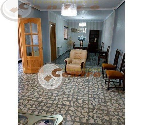 Townhouse for sale in Madrigueras