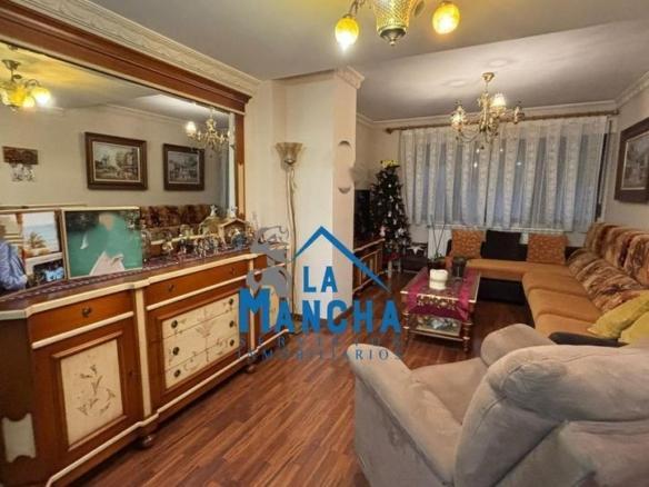 Townhouse for sale on San Fernando Street, Santa Teresa – Vereda