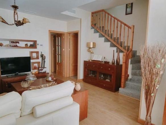 Townhouse for sale in Imaginalia – Llanos del Águila