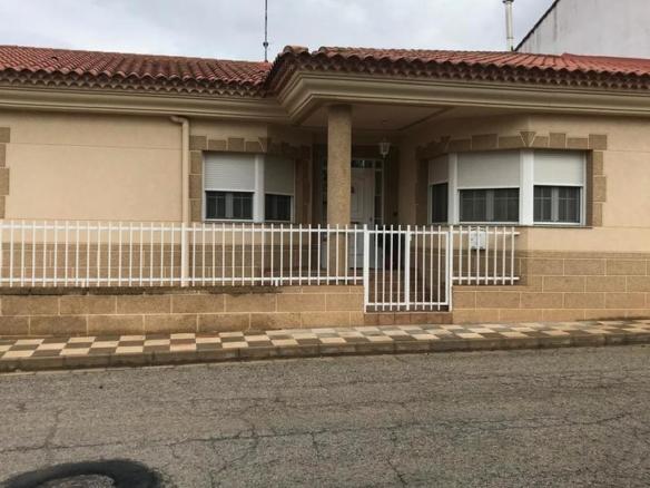 House or villa for sale in Mahora