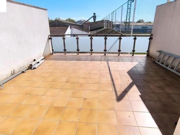 Townhouse for sale in La Gineta