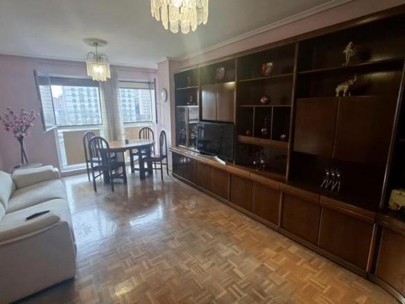 Apartment for sale on Antonio Machado Kalea, Sansomendi