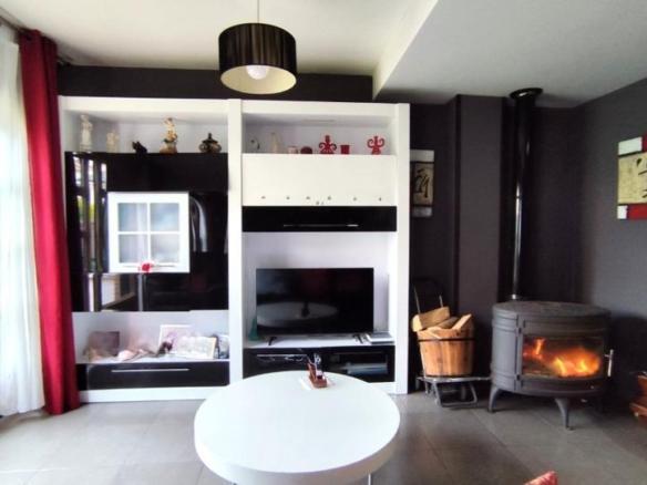 Townhouse for sale on Calle Asestadero, Ali Gobeo